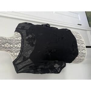 Vintage Anne Carson 100% silk floral embroidered black top size small